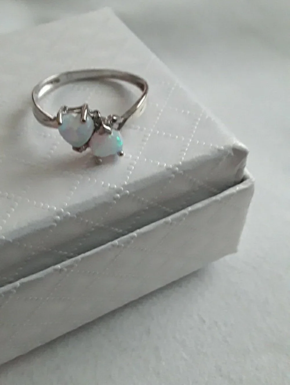 10k white gold double heart opal ring